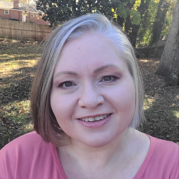 Meet your Posher, Lee-ann - Picture 2 of 4